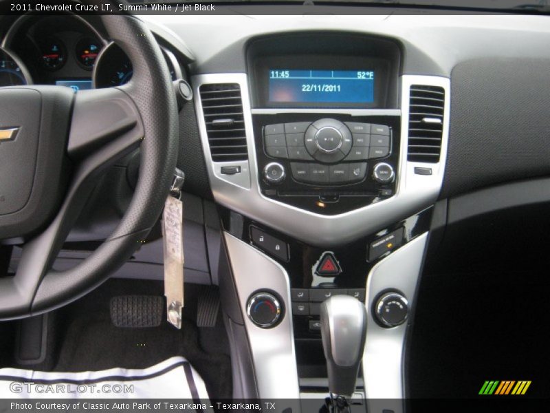 Summit White / Jet Black 2011 Chevrolet Cruze LT