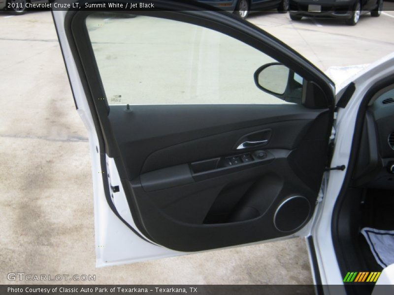 Summit White / Jet Black 2011 Chevrolet Cruze LT