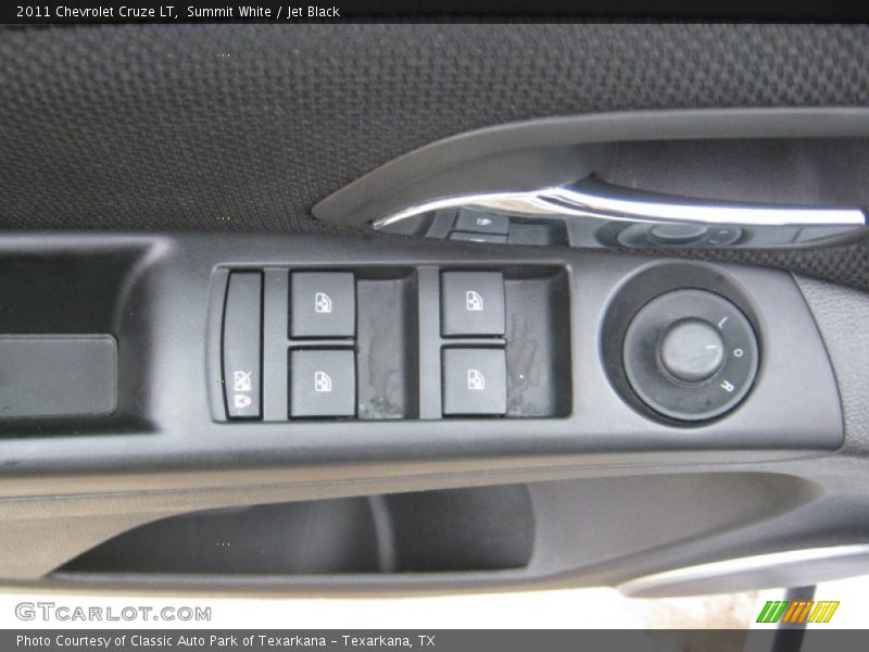 Summit White / Jet Black 2011 Chevrolet Cruze LT
