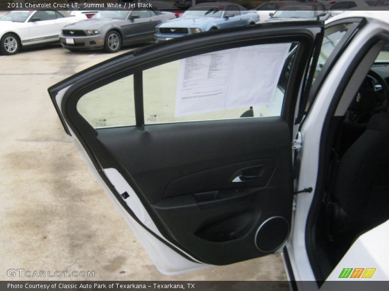 Summit White / Jet Black 2011 Chevrolet Cruze LT