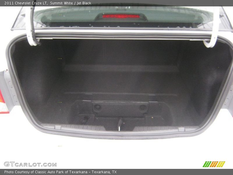 Summit White / Jet Black 2011 Chevrolet Cruze LT