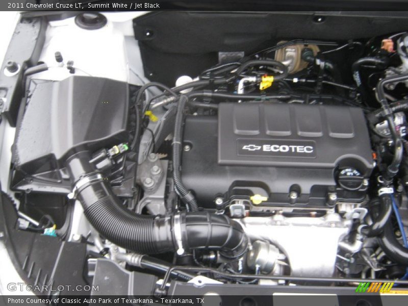 Summit White / Jet Black 2011 Chevrolet Cruze LT