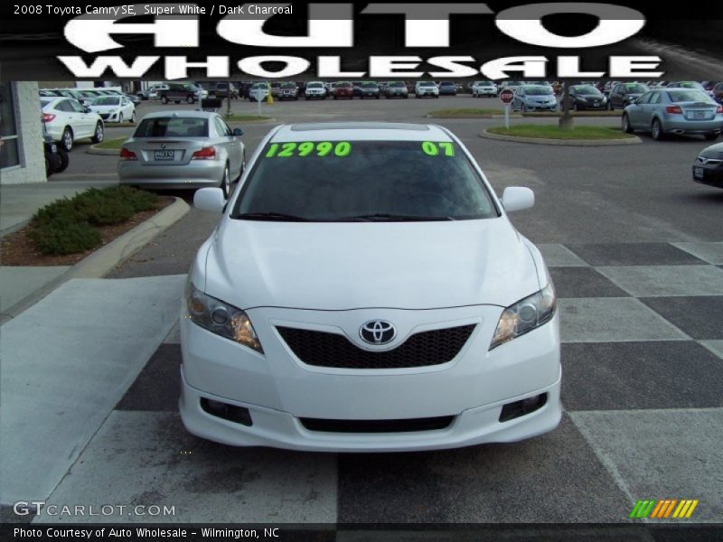 Super White / Dark Charcoal 2008 Toyota Camry SE