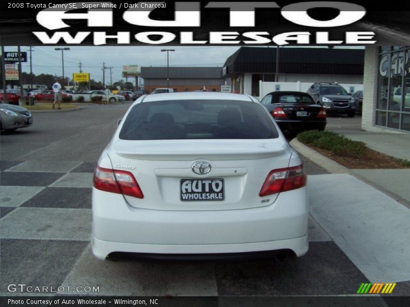 Super White / Dark Charcoal 2008 Toyota Camry SE