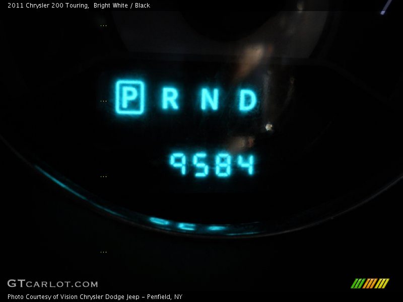 Bright White / Black 2011 Chrysler 200 Touring