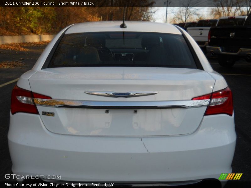 Bright White / Black 2011 Chrysler 200 Touring