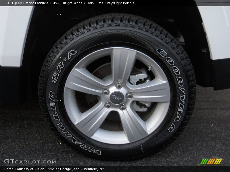 Bright White / Dark Slate Gray/Light Pebble 2011 Jeep Patriot Latitude X 4x4