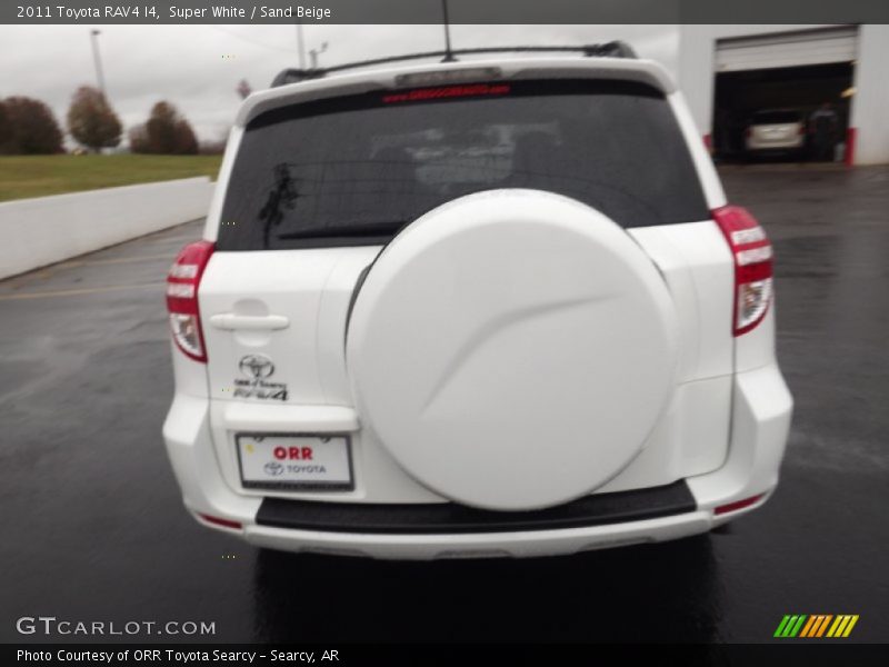 Super White / Sand Beige 2011 Toyota RAV4 I4