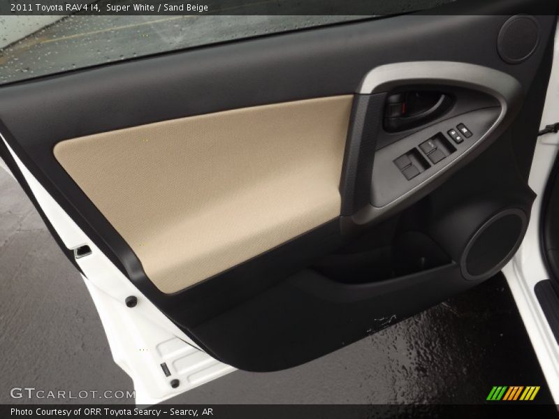 Super White / Sand Beige 2011 Toyota RAV4 I4