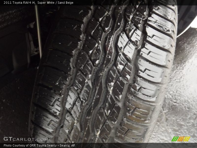 Super White / Sand Beige 2011 Toyota RAV4 I4