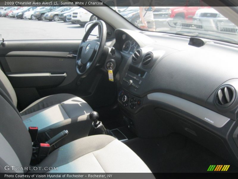 Summit White / Charcoal 2009 Chevrolet Aveo Aveo5 LS