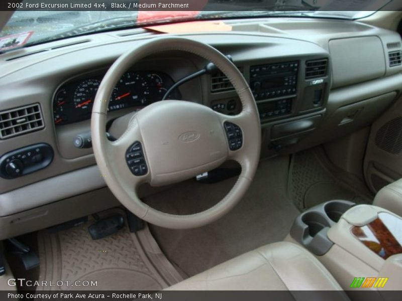 Dashboard of 2002 Excursion Limited 4x4