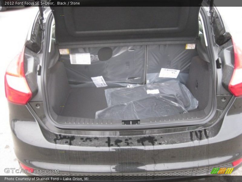 Black / Stone 2012 Ford Focus SE 5-Door