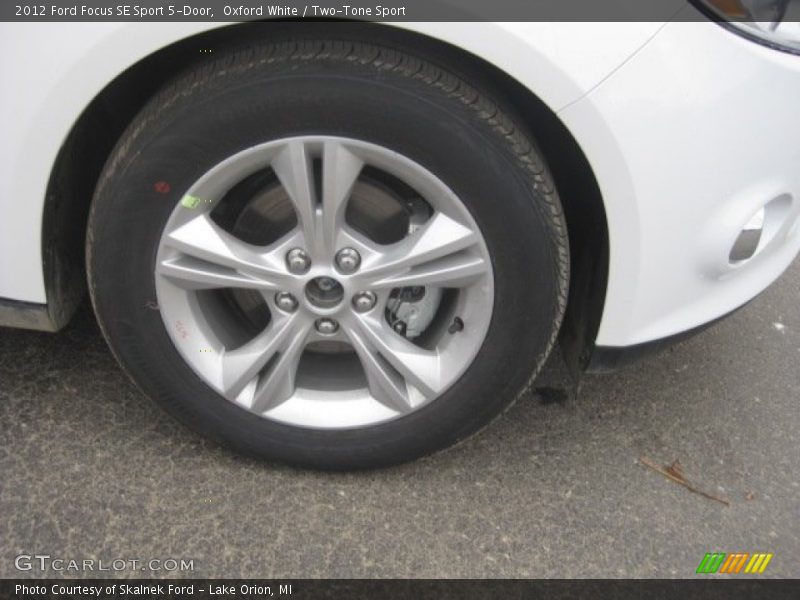 Oxford White / Two-Tone Sport 2012 Ford Focus SE Sport 5-Door