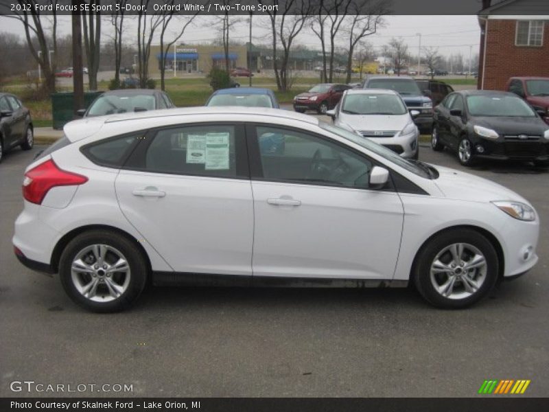 Oxford White / Two-Tone Sport 2012 Ford Focus SE Sport 5-Door