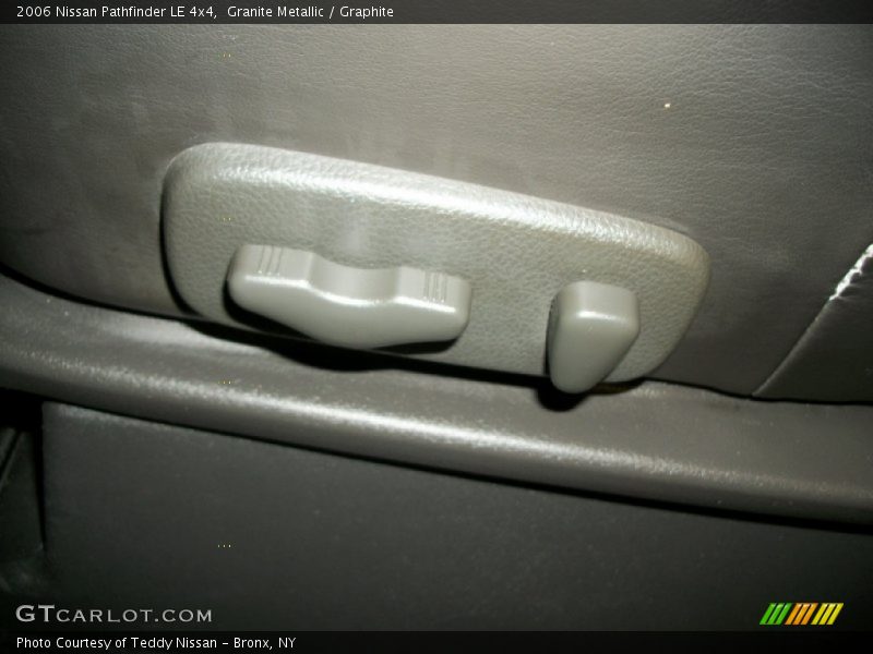 Granite Metallic / Graphite 2006 Nissan Pathfinder LE 4x4