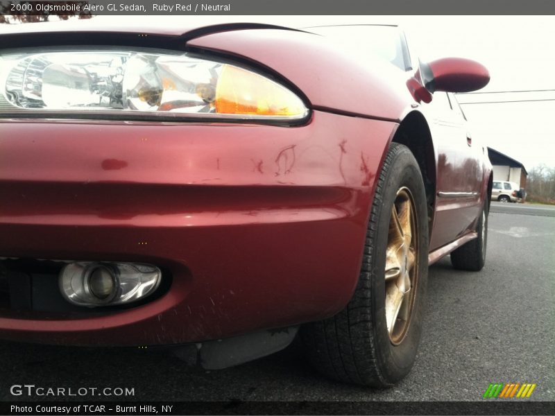 Ruby Red / Neutral 2000 Oldsmobile Alero GL Sedan