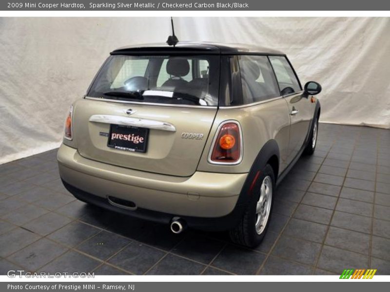Sparkling Silver Metallic / Checkered Carbon Black/Black 2009 Mini Cooper Hardtop