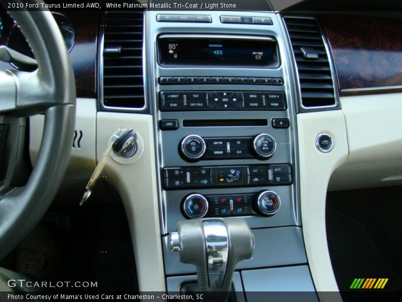 White Platinum Metallic Tri-Coat / Light Stone 2010 Ford Taurus Limited AWD
