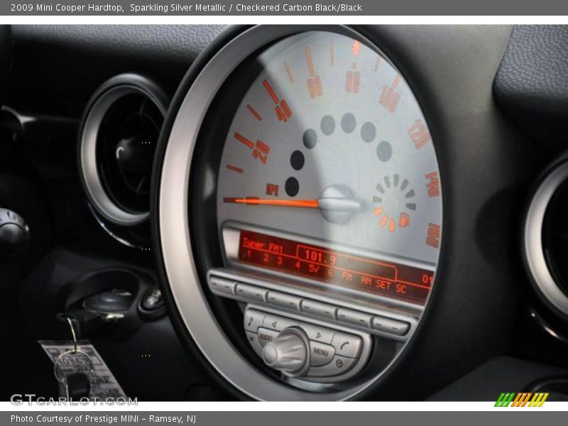 Sparkling Silver Metallic / Checkered Carbon Black/Black 2009 Mini Cooper Hardtop