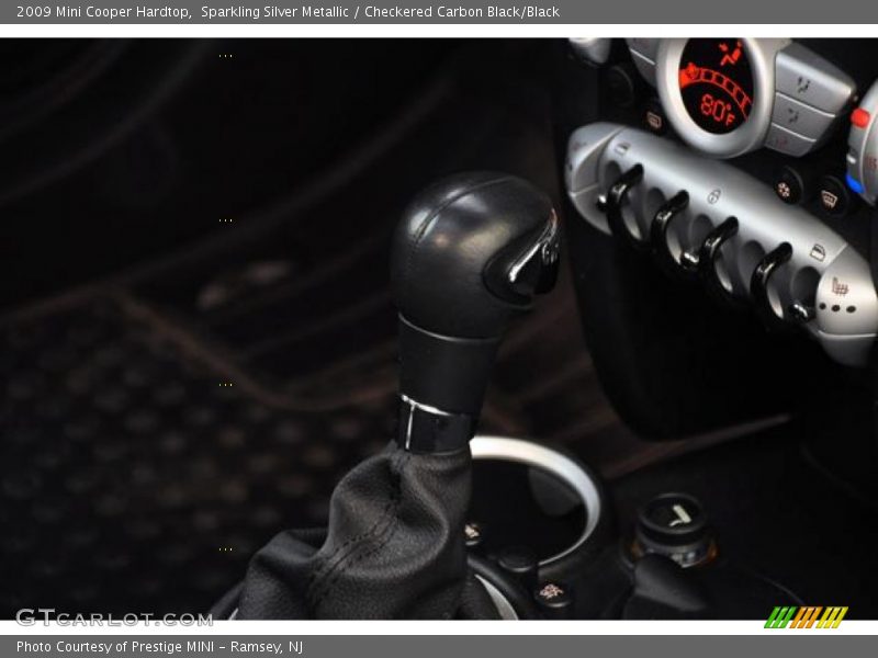 Sparkling Silver Metallic / Checkered Carbon Black/Black 2009 Mini Cooper Hardtop