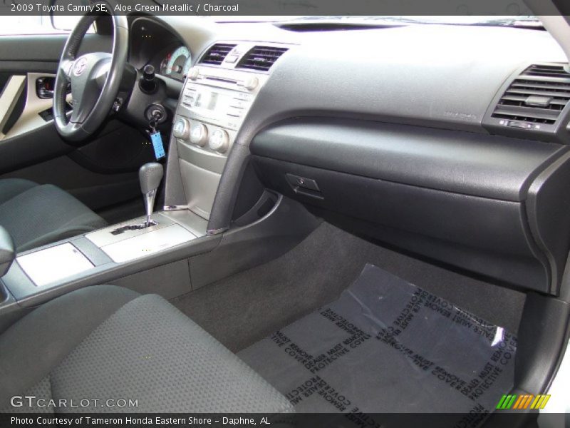 Aloe Green Metallic / Charcoal 2009 Toyota Camry SE