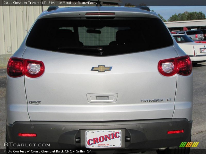 Silver Ice Metallic / Ebony/Ebony 2011 Chevrolet Traverse LT