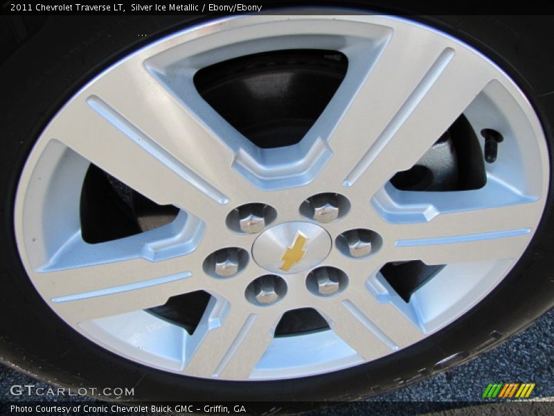 Silver Ice Metallic / Ebony/Ebony 2011 Chevrolet Traverse LT