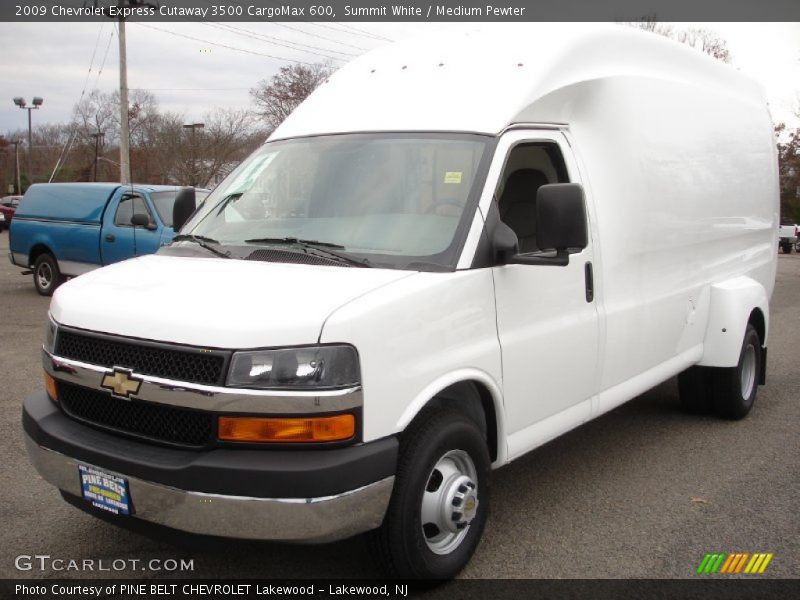 Summit White / Medium Pewter 2009 Chevrolet Express Cutaway 3500 CargoMax 600