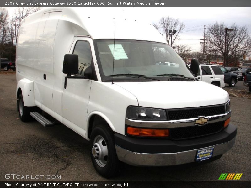 Summit White / Medium Pewter 2009 Chevrolet Express Cutaway 3500 CargoMax 600