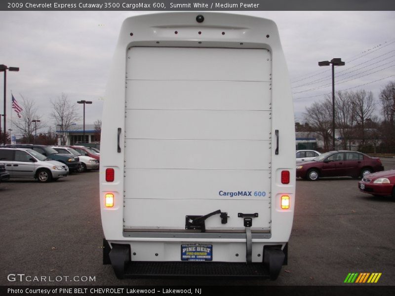 Summit White / Medium Pewter 2009 Chevrolet Express Cutaway 3500 CargoMax 600