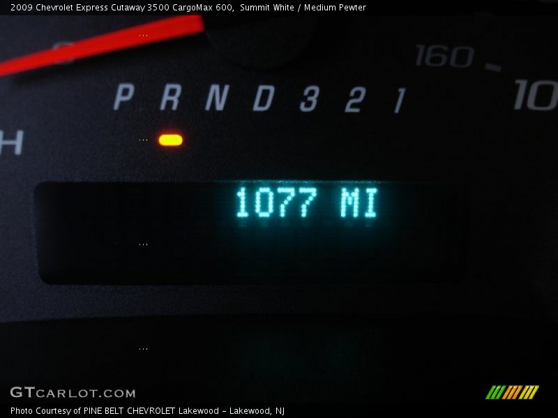 Summit White / Medium Pewter 2009 Chevrolet Express Cutaway 3500 CargoMax 600