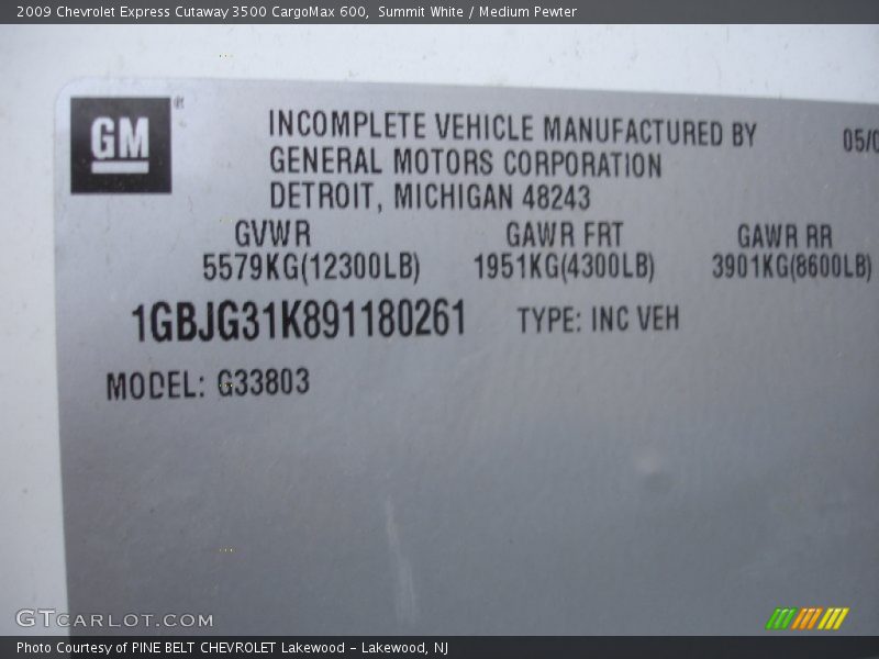 Summit White / Medium Pewter 2009 Chevrolet Express Cutaway 3500 CargoMax 600