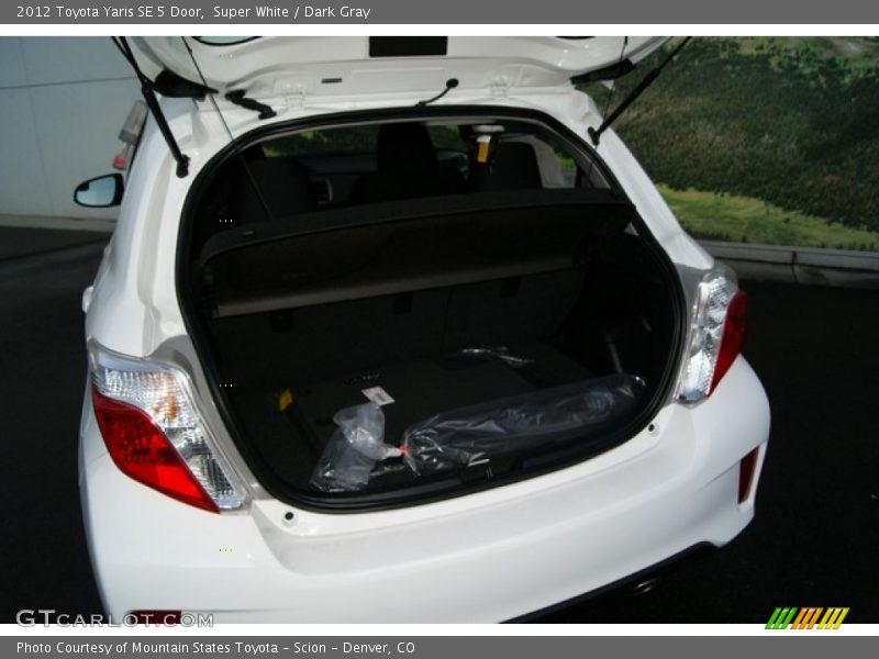 Super White / Dark Gray 2012 Toyota Yaris SE 5 Door
