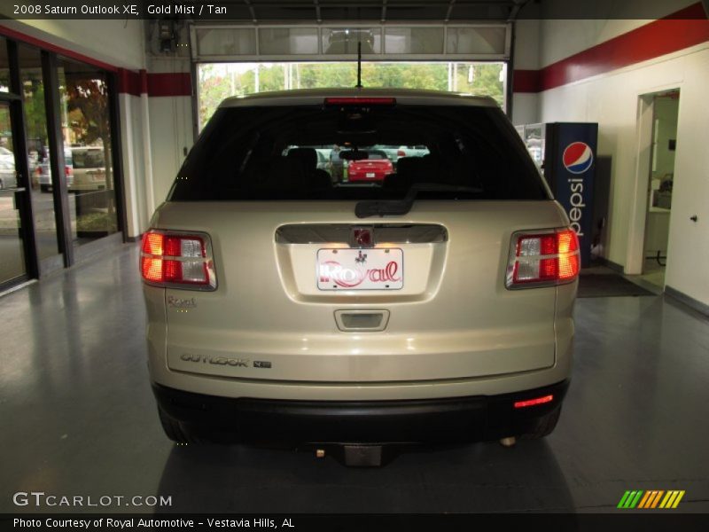 Gold Mist / Tan 2008 Saturn Outlook XE
