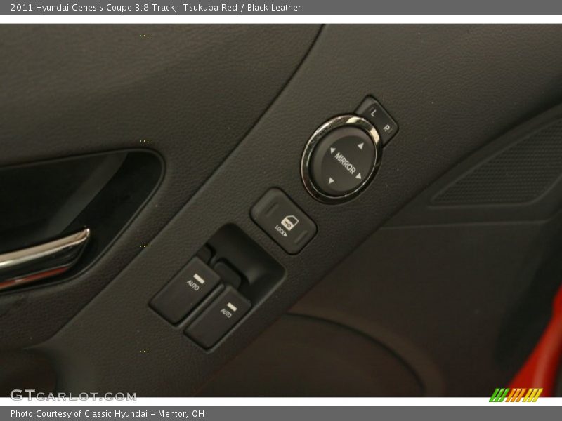 Controls of 2011 Genesis Coupe 3.8 Track