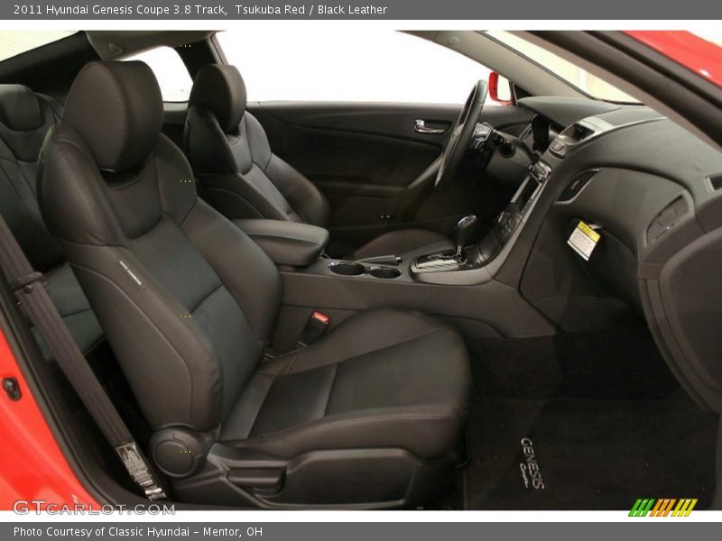 Track Coupe, passengers seat in Black Leather - 2011 Hyundai Genesis Coupe 3.8 Track