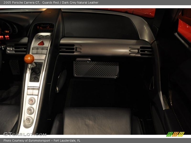 Guards Red / Dark Grey Natural Leather 2005 Porsche Carrera GT