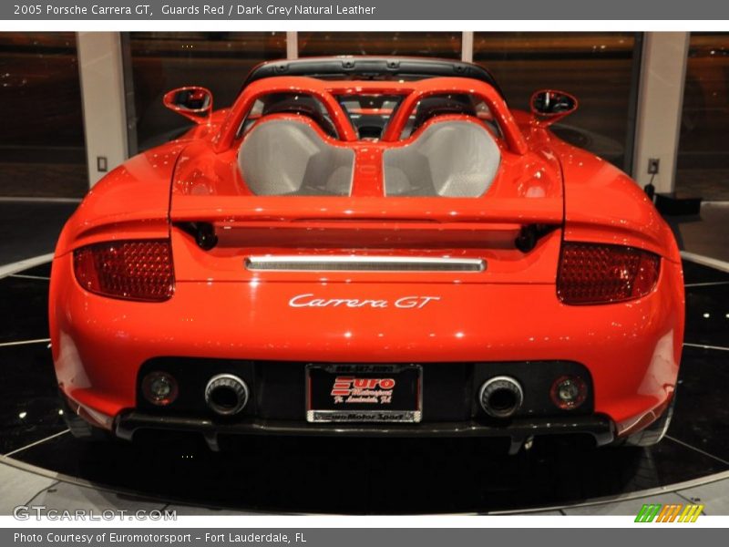 Guards Red / Dark Grey Natural Leather 2005 Porsche Carrera GT