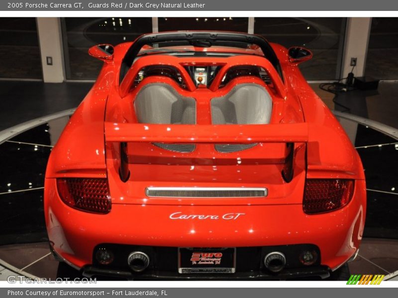 Guards Red / Dark Grey Natural Leather 2005 Porsche Carrera GT