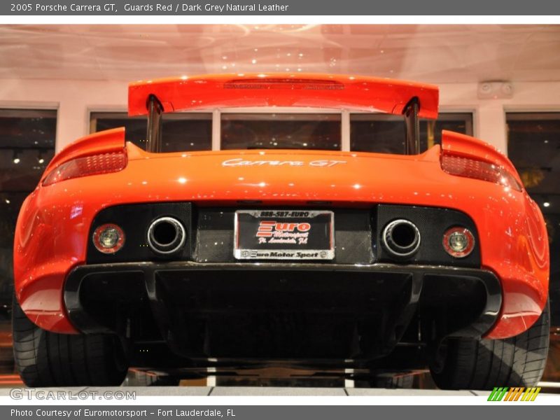 Guards Red / Dark Grey Natural Leather 2005 Porsche Carrera GT