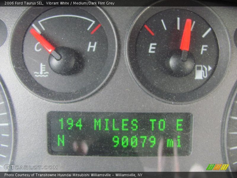 Vibrant White / Medium/Dark Flint Grey 2006 Ford Taurus SEL