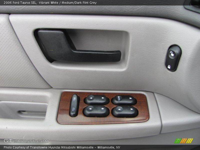 Vibrant White / Medium/Dark Flint Grey 2006 Ford Taurus SEL