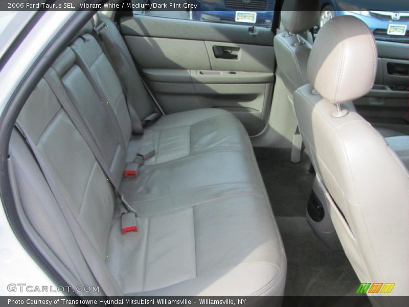 Vibrant White / Medium/Dark Flint Grey 2006 Ford Taurus SEL