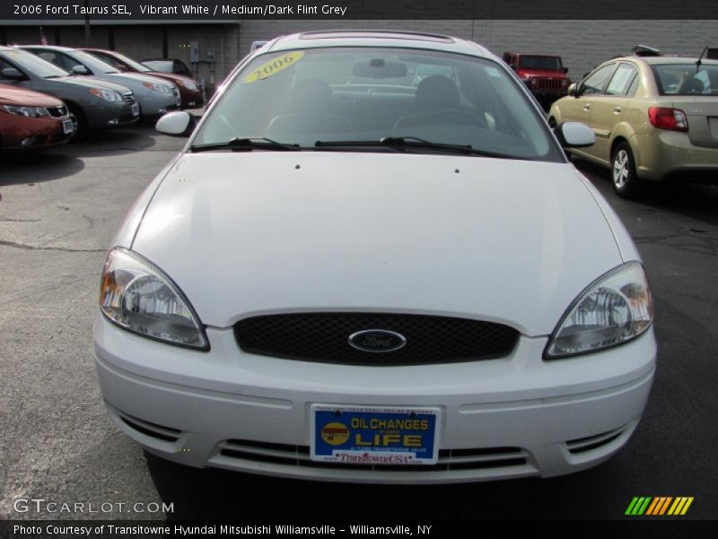 Vibrant White / Medium/Dark Flint Grey 2006 Ford Taurus SEL