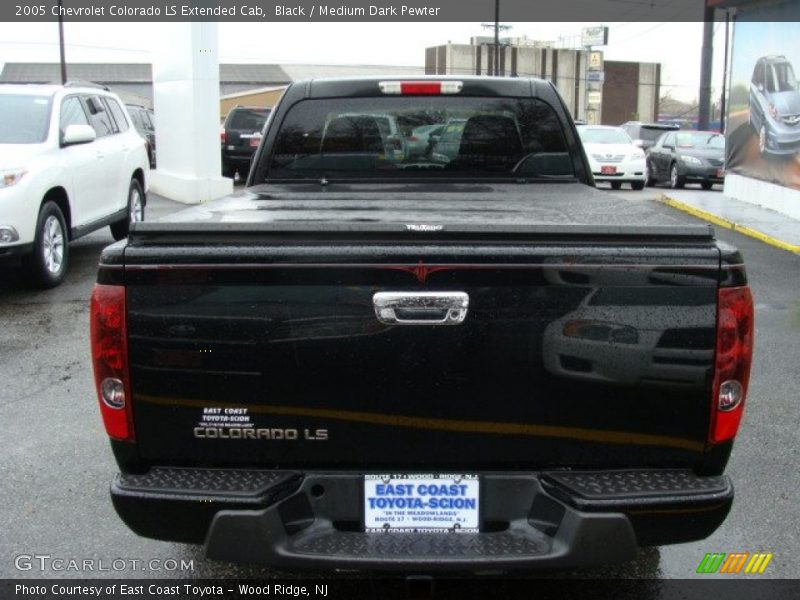 Black / Medium Dark Pewter 2005 Chevrolet Colorado LS Extended Cab