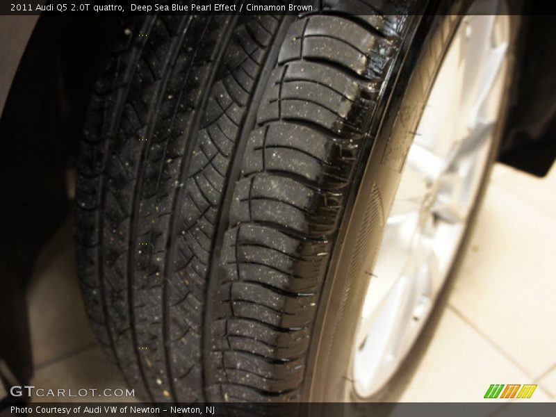 Deep Sea Blue Pearl Effect / Cinnamon Brown 2011 Audi Q5 2.0T quattro