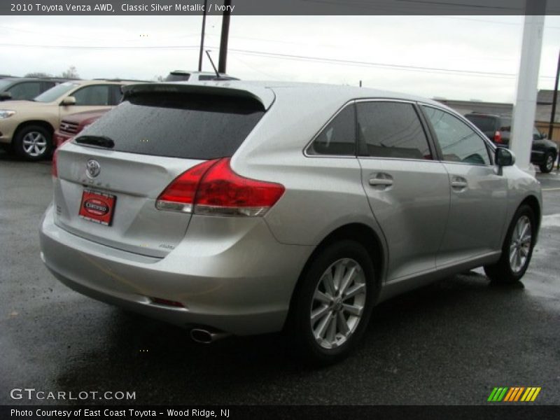 Classic Silver Metallic / Ivory 2010 Toyota Venza AWD