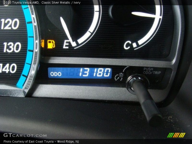 Classic Silver Metallic / Ivory 2010 Toyota Venza AWD