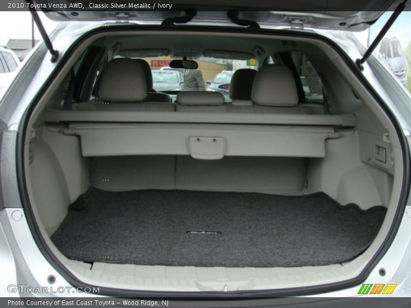 Classic Silver Metallic / Ivory 2010 Toyota Venza AWD